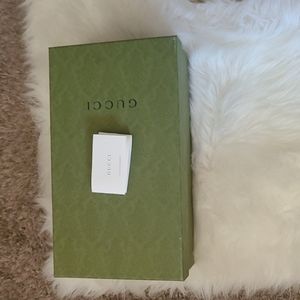 Gucci box